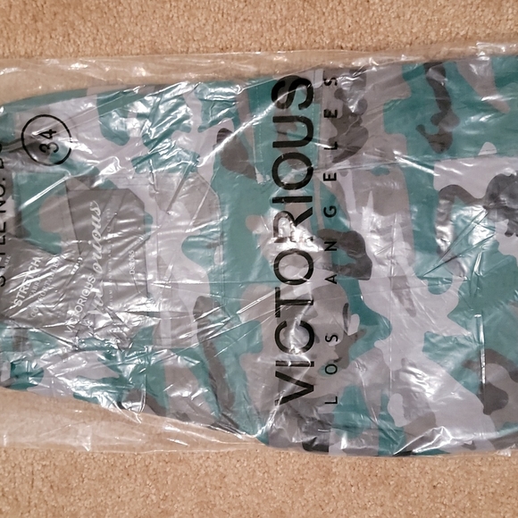 Men's Victorious Camo Belted Cargo Shorts - Picture 6 of 6